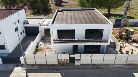 Moradia T4 para Venda em Nossa Sra de Fatima
