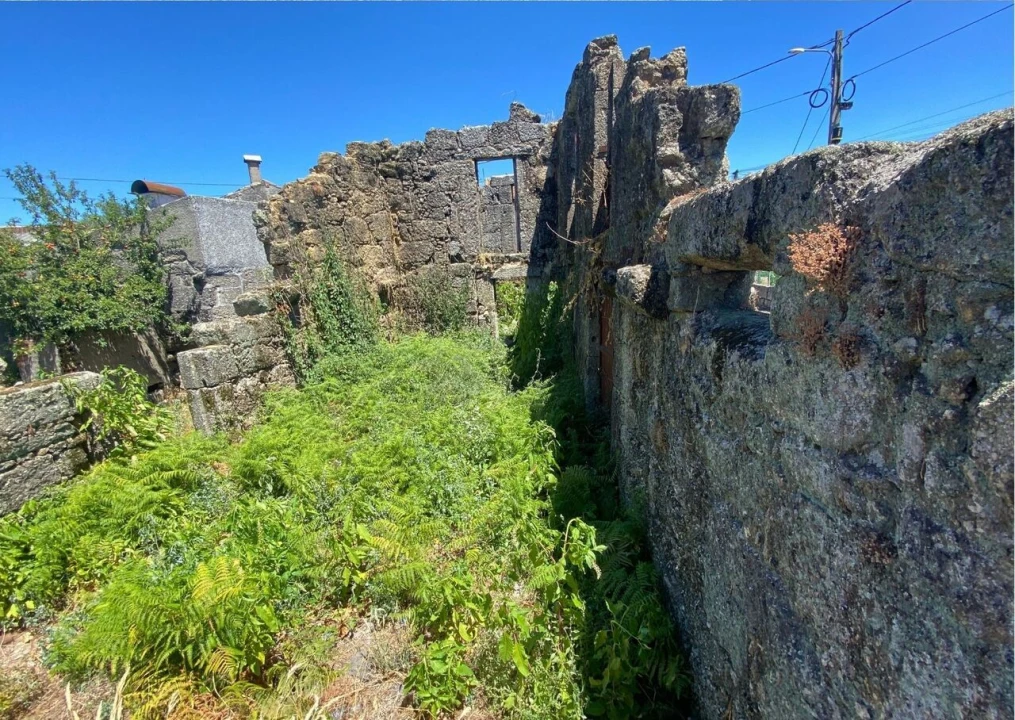 Moradia T4 para Venda em Lajeosa do Dão Foto 11