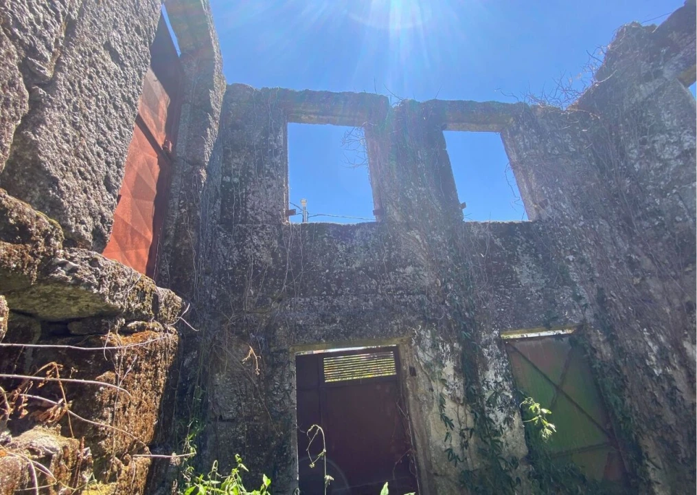 Moradia T4 para Venda em Lajeosa do Dão Foto 18