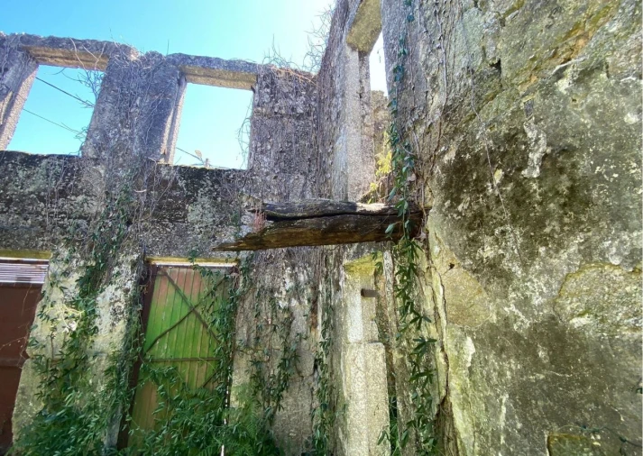 Moradia T4 para Venda em Lajeosa do Dão Foto 23