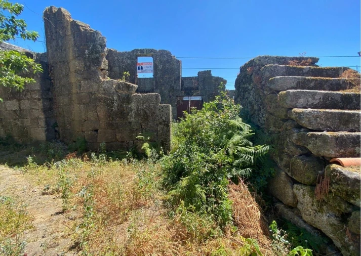 Moradia T4 para Venda em Lajeosa do Dão Foto 35