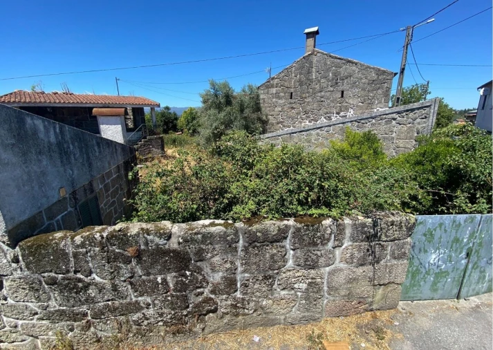 Moradia T4 para Venda em Lajeosa do Dão Foto 40