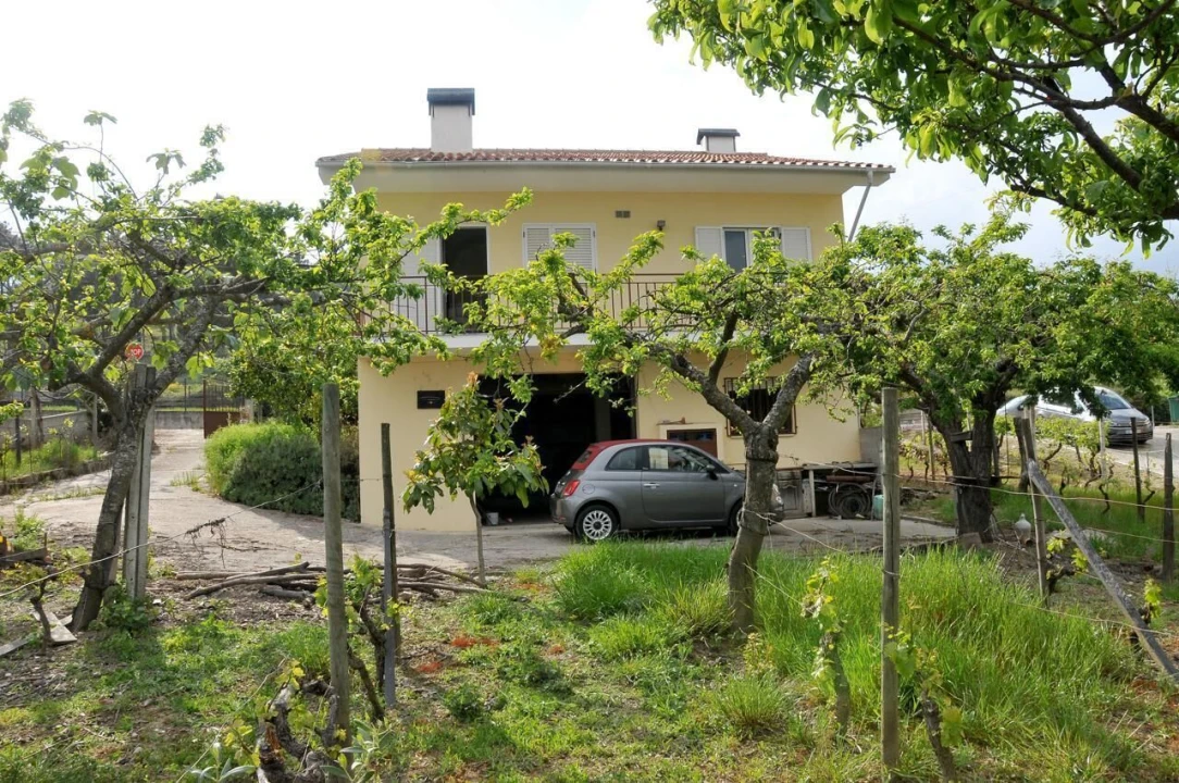 Moradia T3 para Venda em Alijo Foto 2