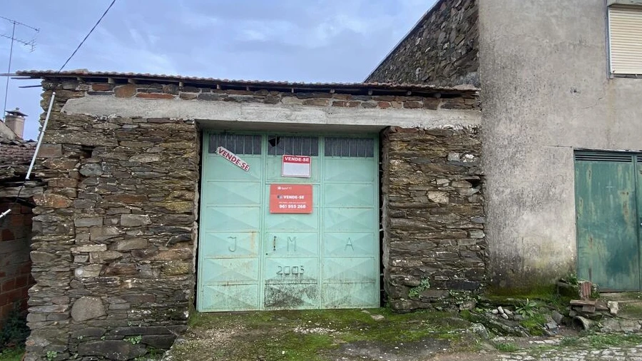 Armazém para Venda em Vinhas