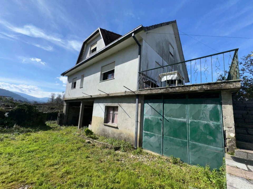 Moradia T4 para Venda em Segude Foto 1