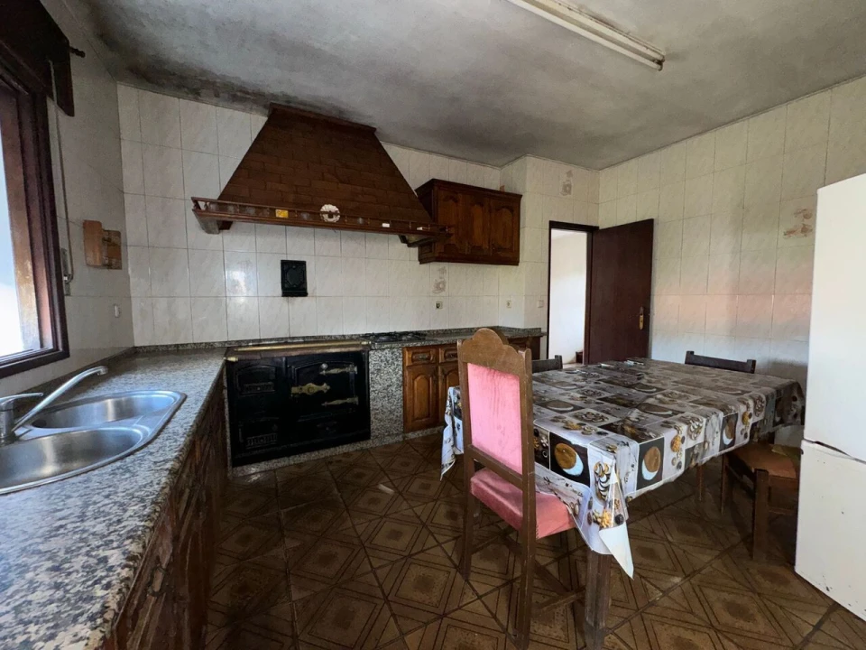 Moradia T4 para Venda em Segude Foto 5