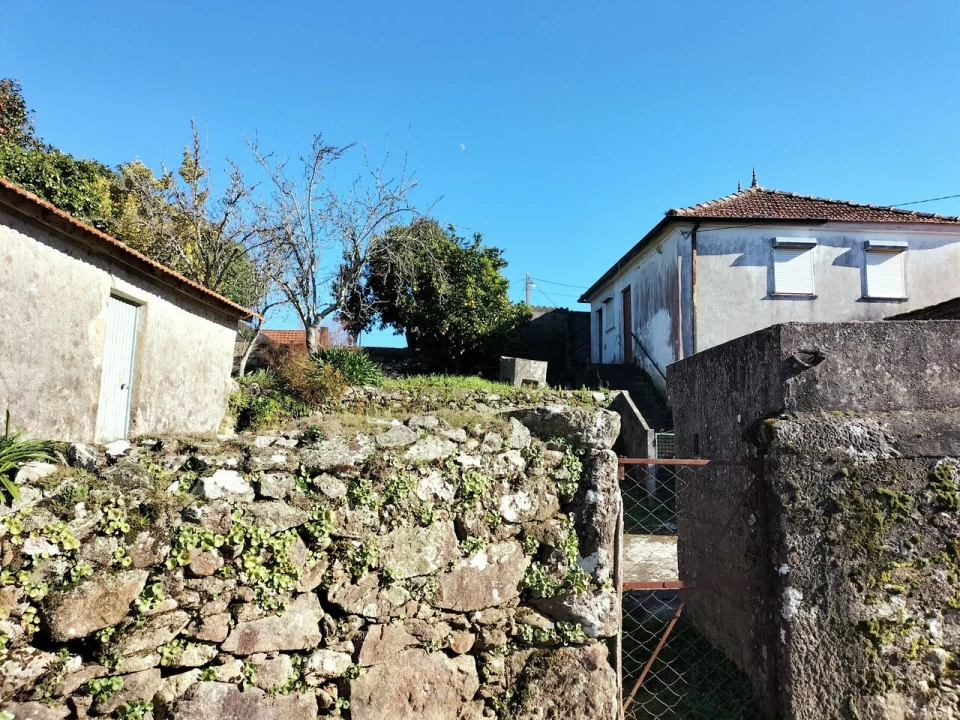 Moradia T2 para Venda em Cornes Foto 1