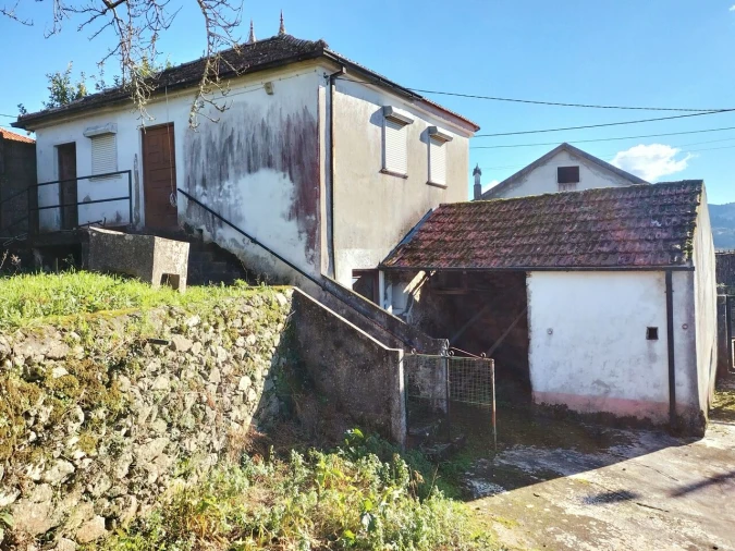 Moradia T2 para Venda em Cornes Foto 2