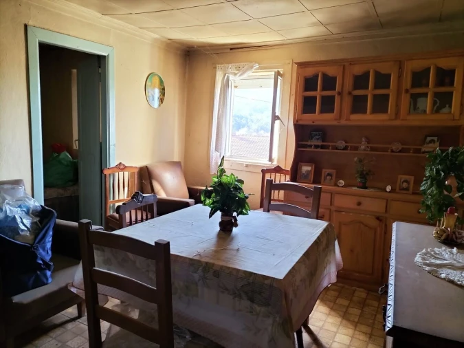 Moradia T2 para Venda em Cornes Foto 16