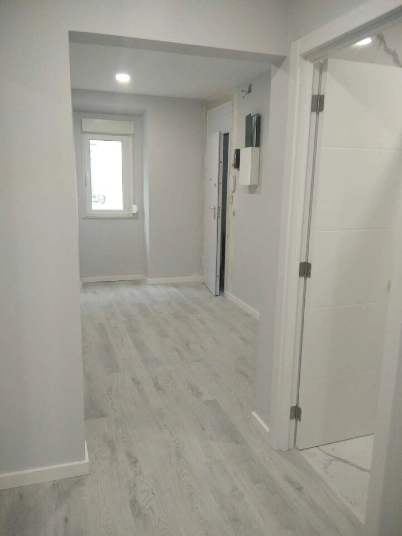 Apartamento T2 para Venda em Algés, Linda-A-Velha e Cruz Quebrada-Dafundo Foto 2