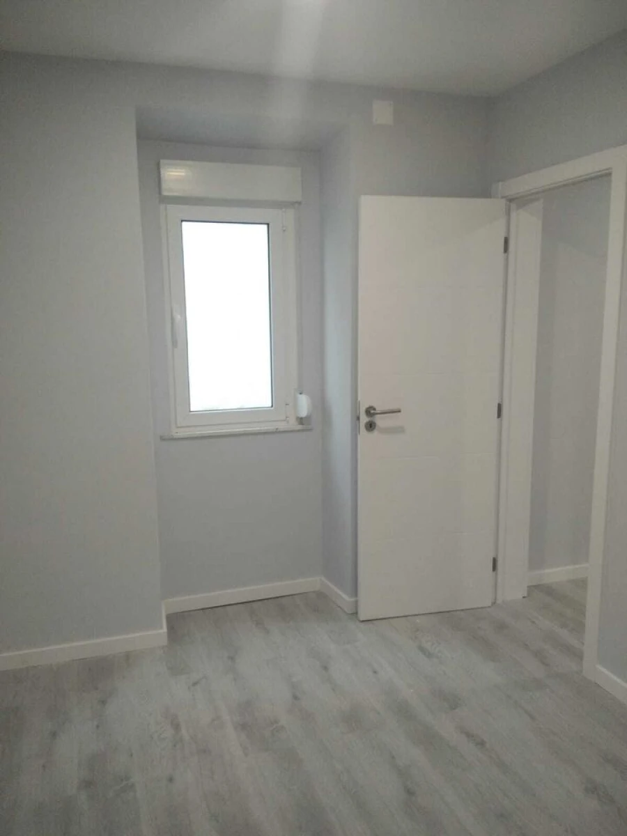 Apartamento T2 para Venda em Algés, Linda-A-Velha e Cruz Quebrada-Dafundo Foto 1