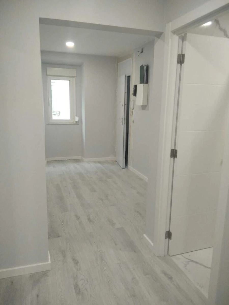 Apartamento T2 para Venda em Algés, Linda-A-Velha e Cruz Quebrada-Dafundo Foto 2