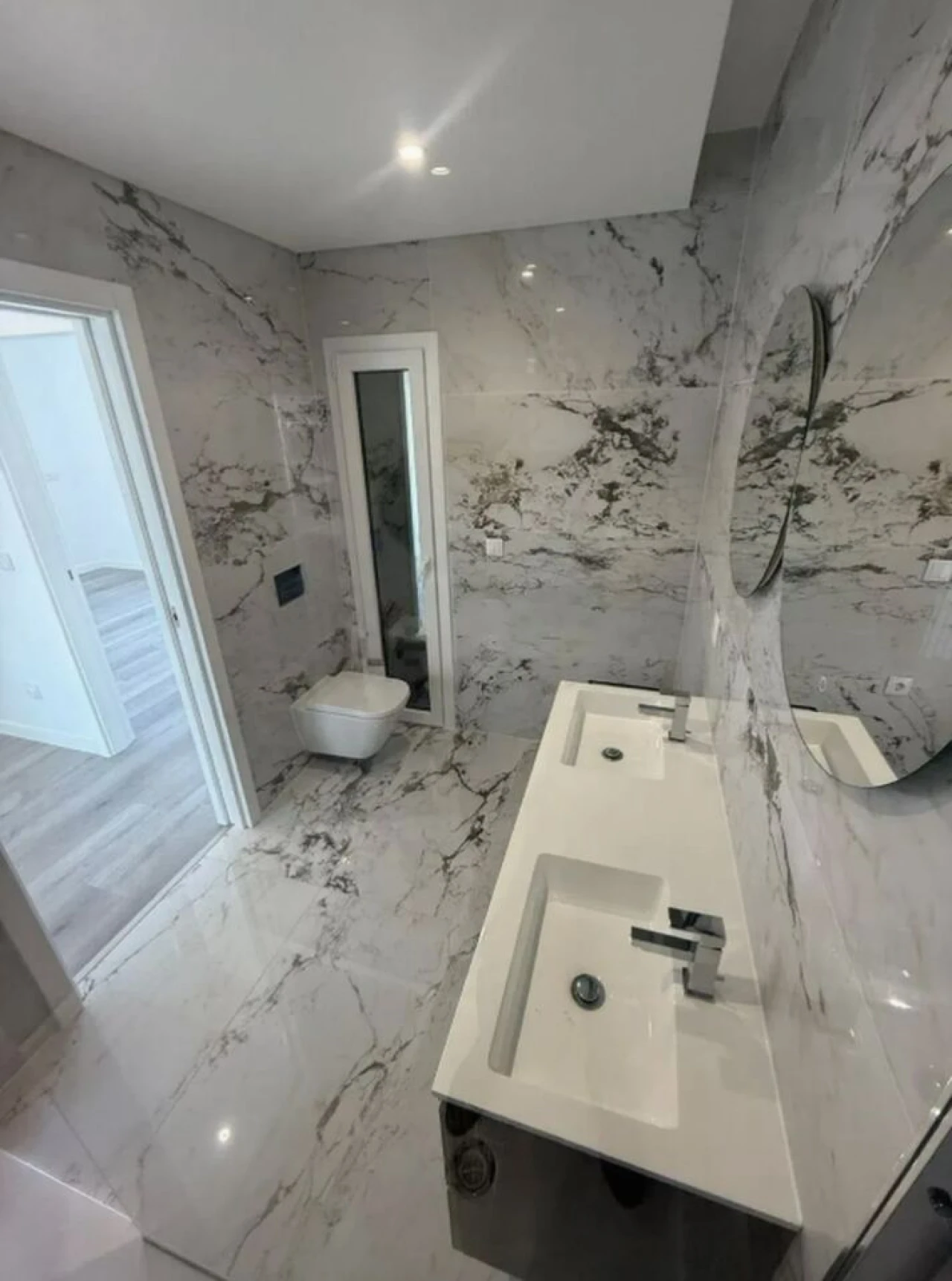 Moradia T4 para Venda em Corroios Foto 9