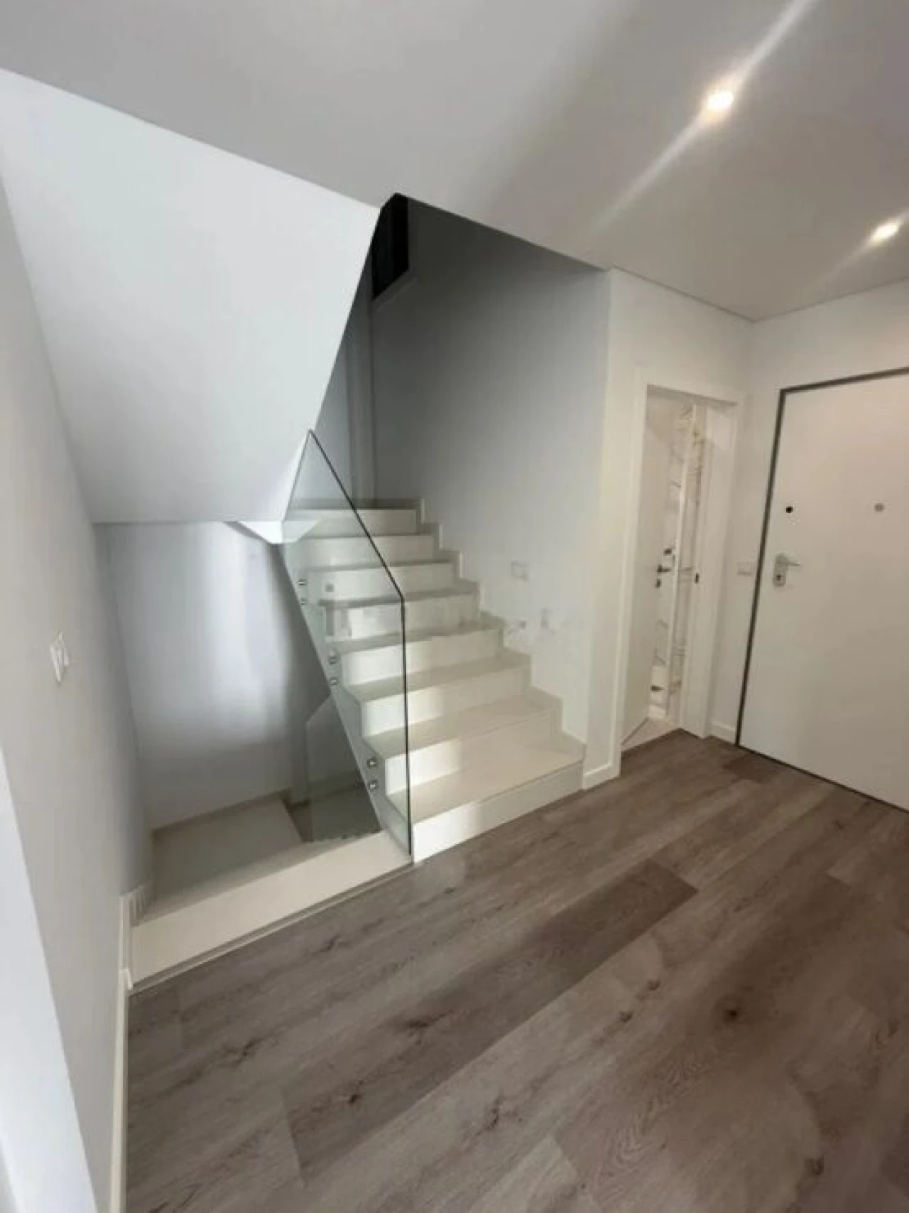 Moradia T4 para Venda em Corroios Foto 11