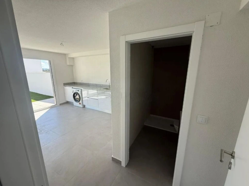 Moradia T4 para Venda em Corroios Foto 14