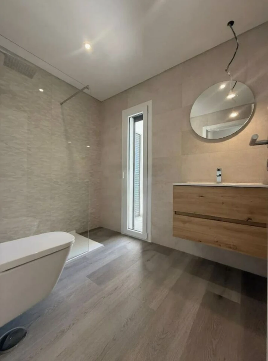 Moradia T4 para Venda em Corroios Foto 8