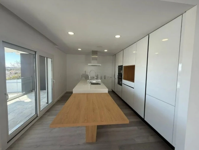 Moradia T4 para Venda em Corroios Foto 13