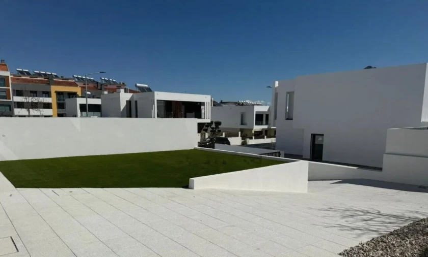 Moradia T4 para Venda em Corroios Foto 17