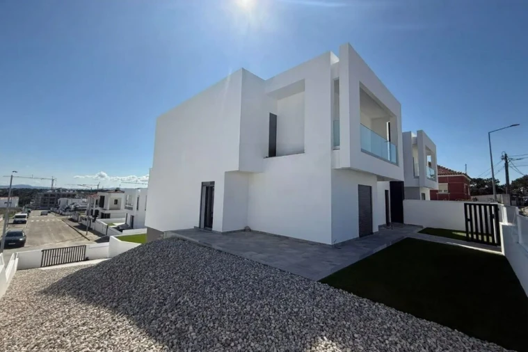 Moradia T4 para Venda em Corroios Foto 20