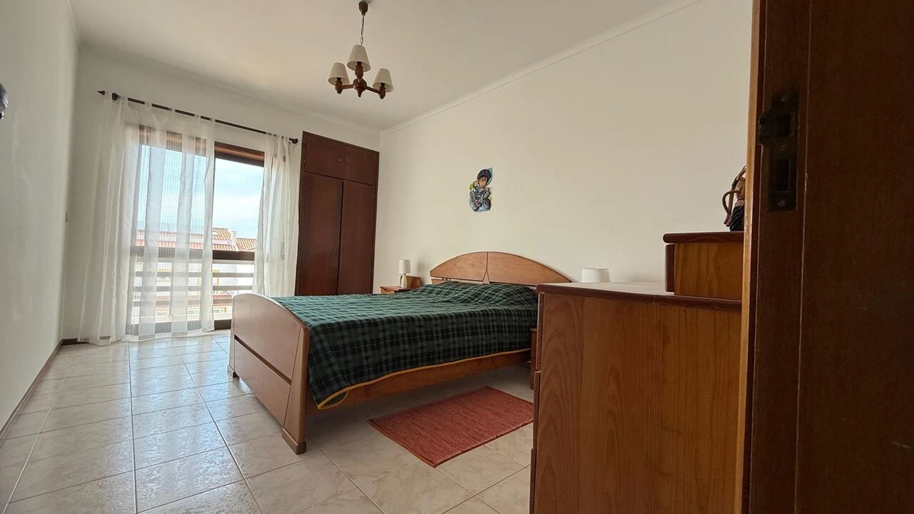 Apartamento T4 para Venda em Nazare Foto 7