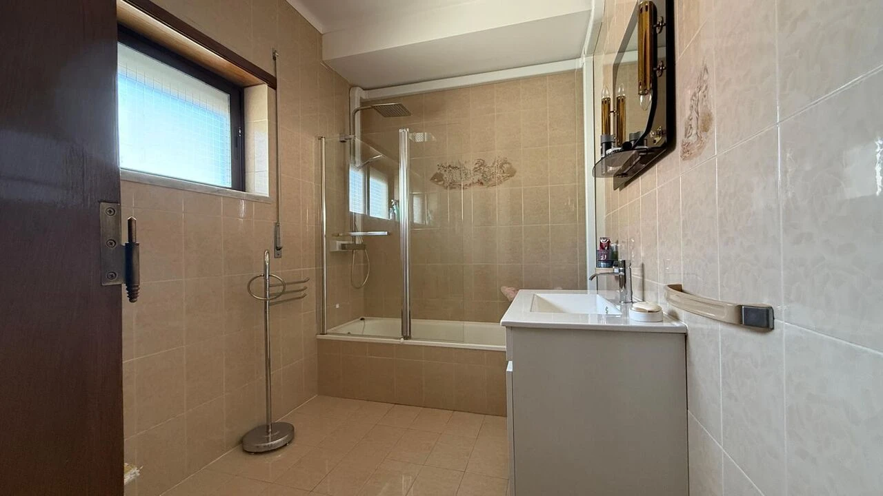 Apartamento T4 para Venda em Nazare Foto 8