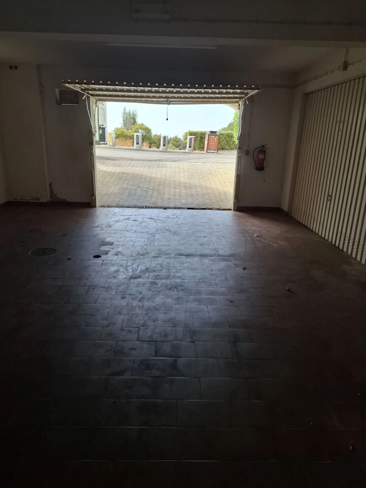 Garagem para Venda em Porches Foto 4