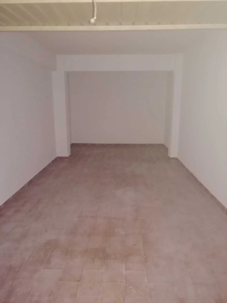 Garagem para Venda em Porches Foto 1