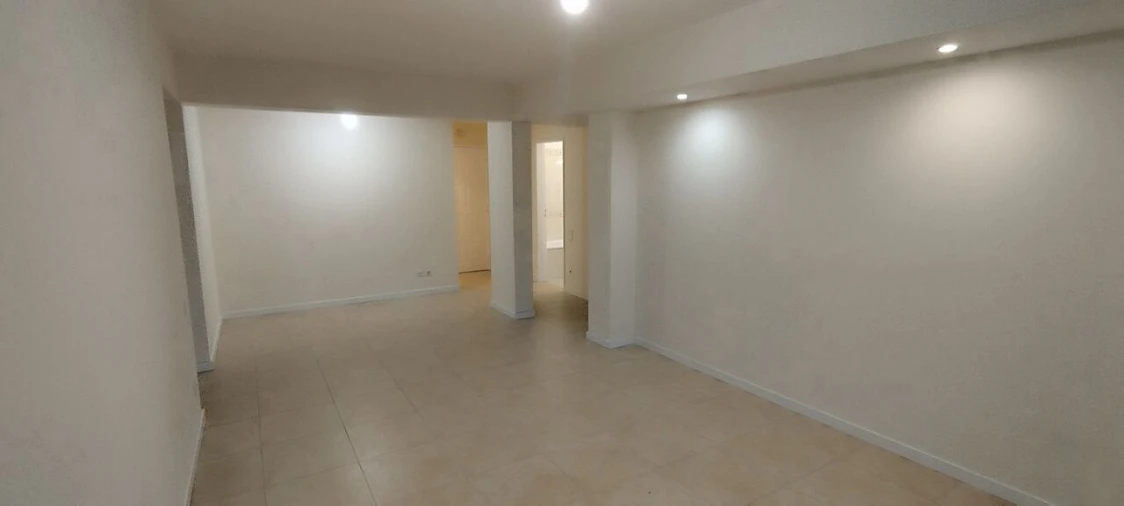 Apartamento T2 para Venda em Algueirão-Mem Martins Foto 2
