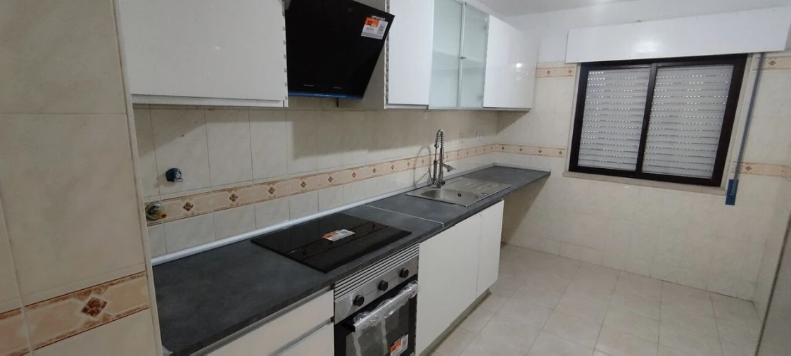 Apartamento T2 para Venda em Algueirão-Mem Martins Foto 4