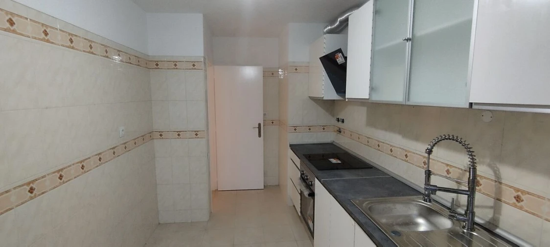 Apartamento T2 para Venda em Algueirão-Mem Martins Foto 5