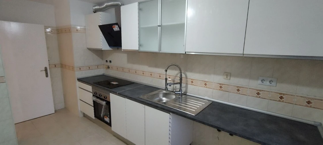 Apartamento T2 para Venda em Algueirão-Mem Martins Foto 6