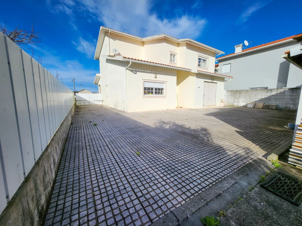 Moradia T4 para Venda em Maiorca Foto 22