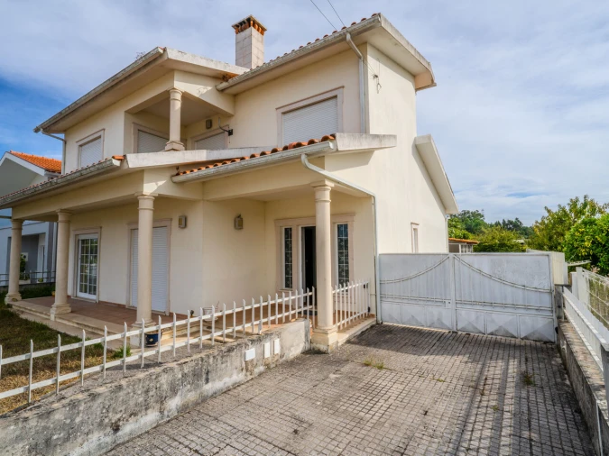 Moradia T4 para Venda em Maiorca Foto 16