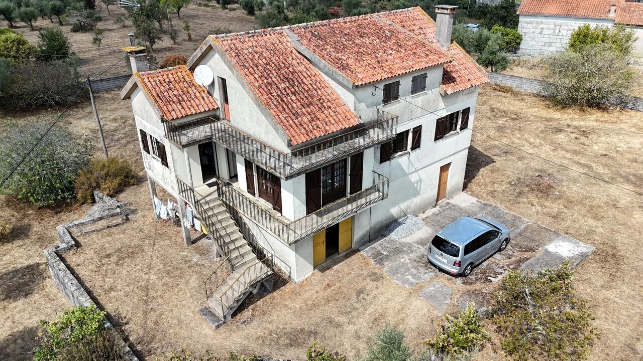 Moradia T3 para Venda em Lapa do Lobo Foto 4