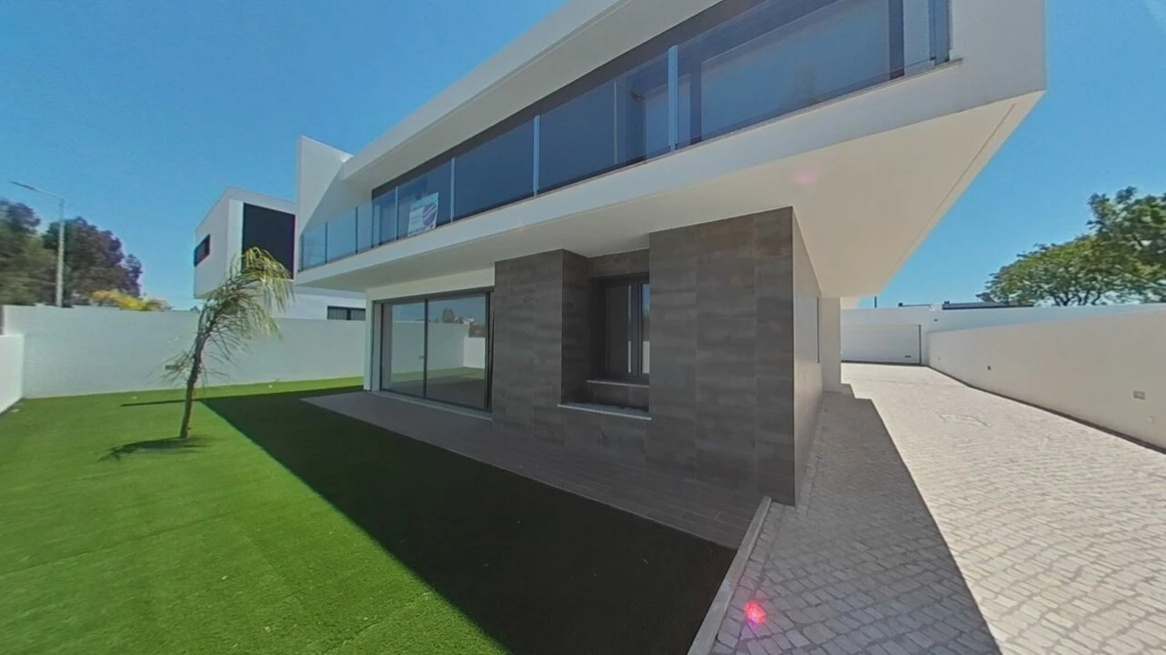 Moradia T5 para Venda em Nossa Sra de Fatima Foto 2