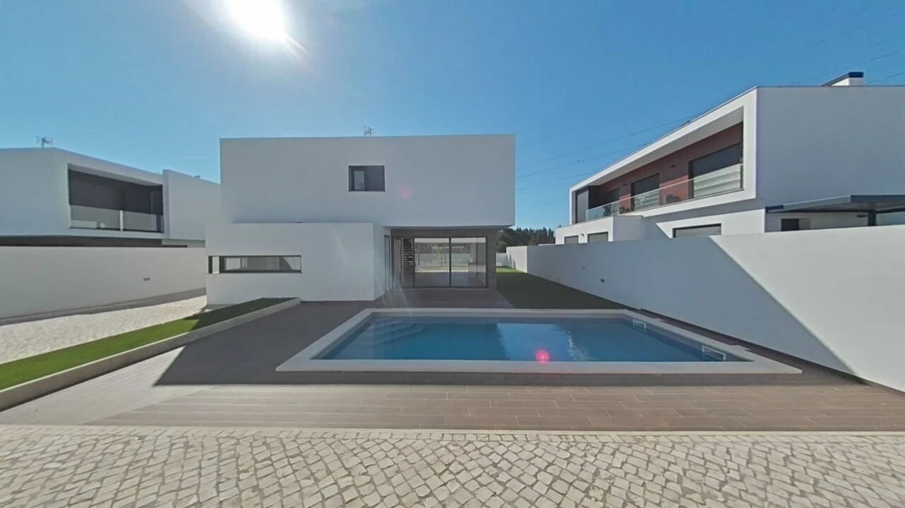 Moradia T5 para Venda em Nossa Sra de Fatima Foto 1
