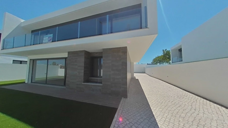 Moradia T5 para Venda em Nossa Sra de Fatima Foto 7