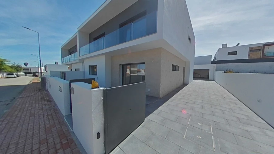 Moradia T4 para Venda em Nossa Sra de Fatima Foto 2