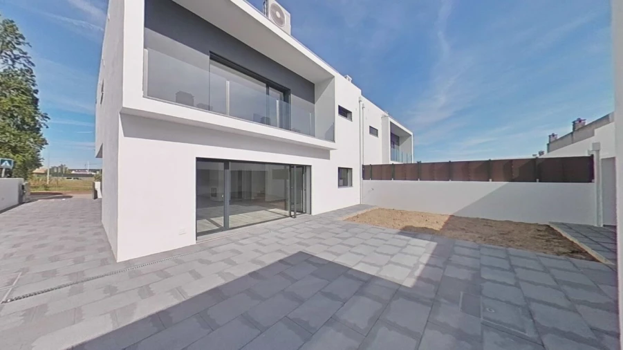 Moradia T4 para Venda em Nossa Sra de Fatima