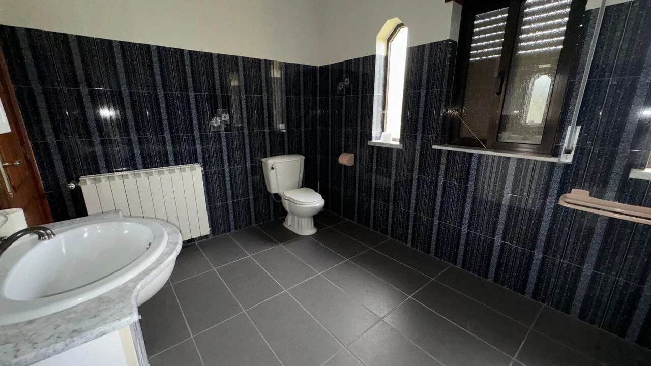 Moradia T5 para Venda em São Pedro da Torre Foto 12