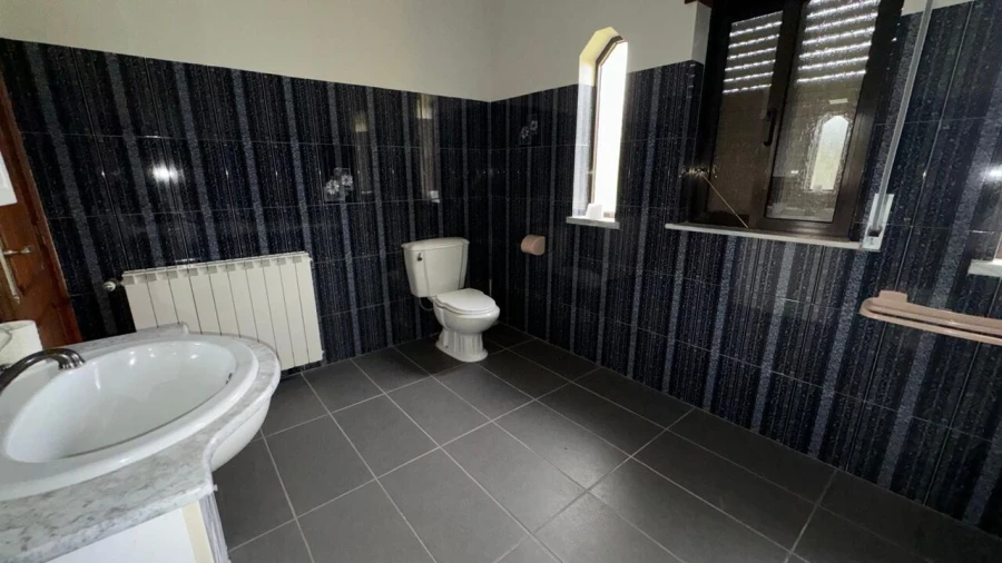 Moradia T5 para Venda em São Pedro da Torre Foto 12