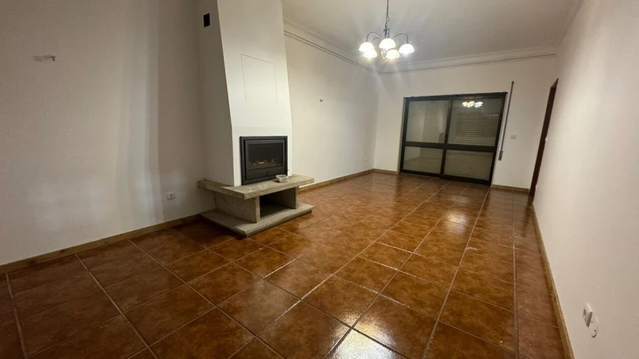 Moradia T5 para Venda em São Pedro da Torre Foto 32