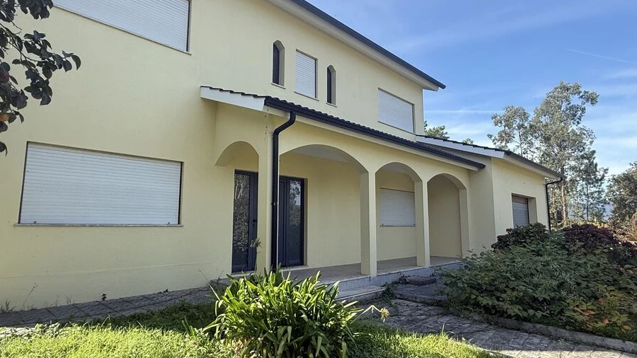 Moradia T5 para Venda em São Pedro da Torre