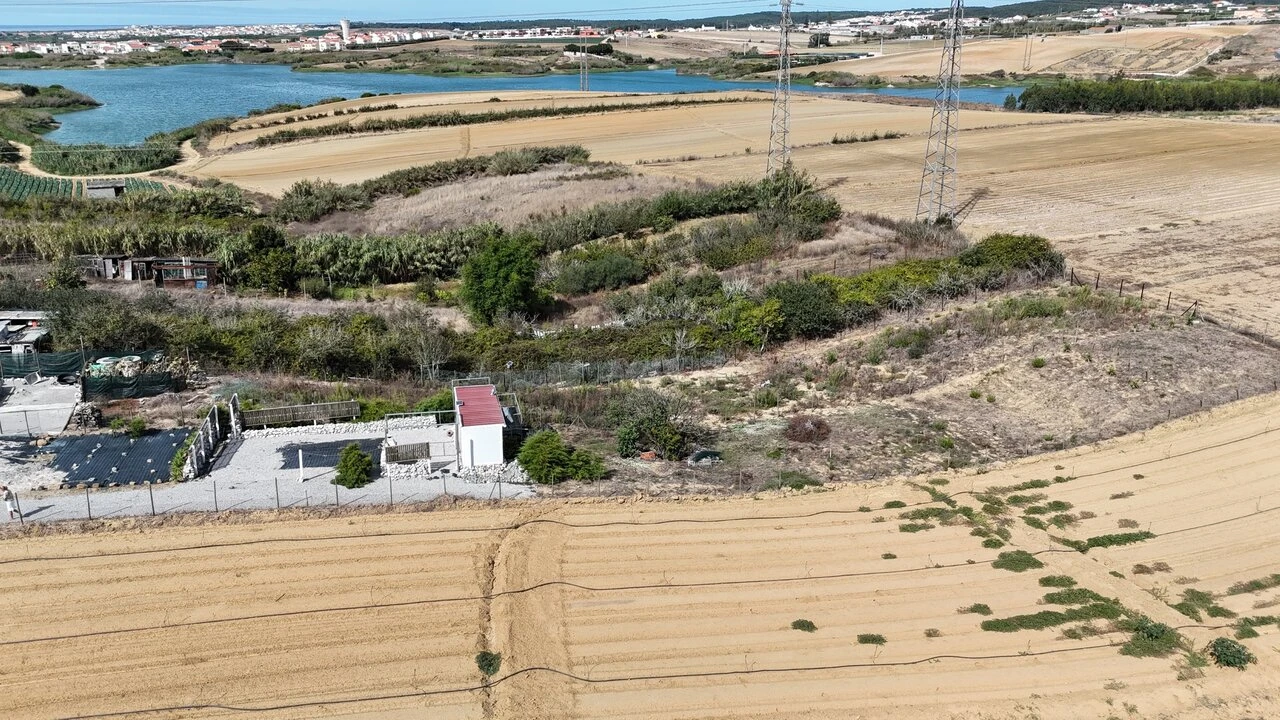 Moradia T1 para Venda em Atouguia da Baleia Foto 2