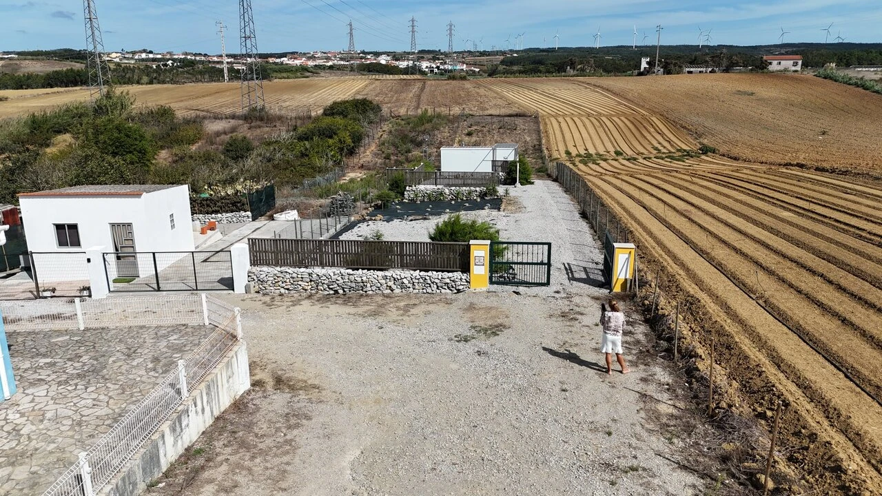 Moradia T1 para Venda em Atouguia da Baleia Foto 3
