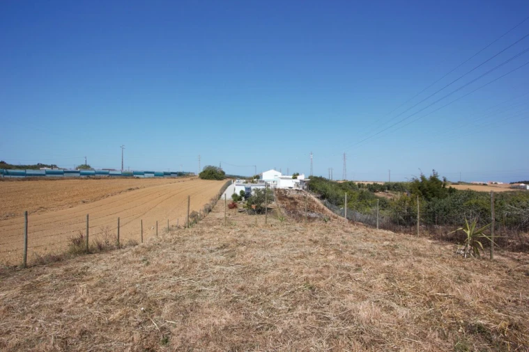 Moradia T1 para Venda em Atouguia da Baleia Foto 17