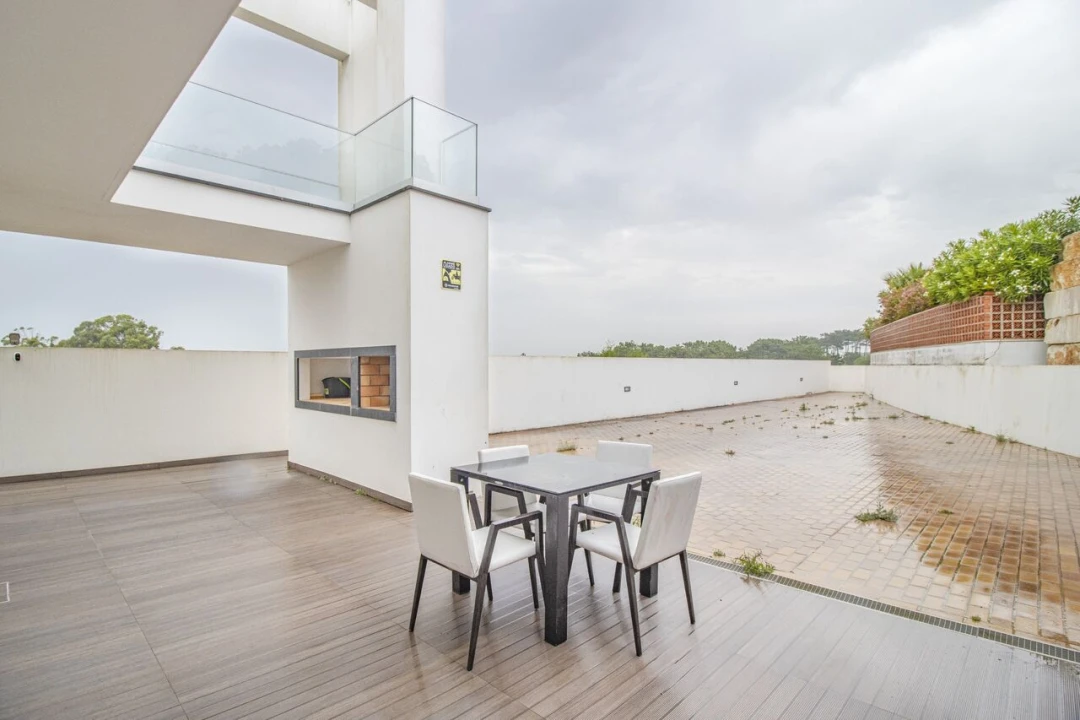 Moradia T5 para Venda em Nazare Foto 32