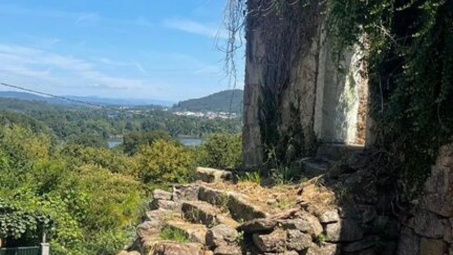 Moradia T2 para Venda em Gondarem