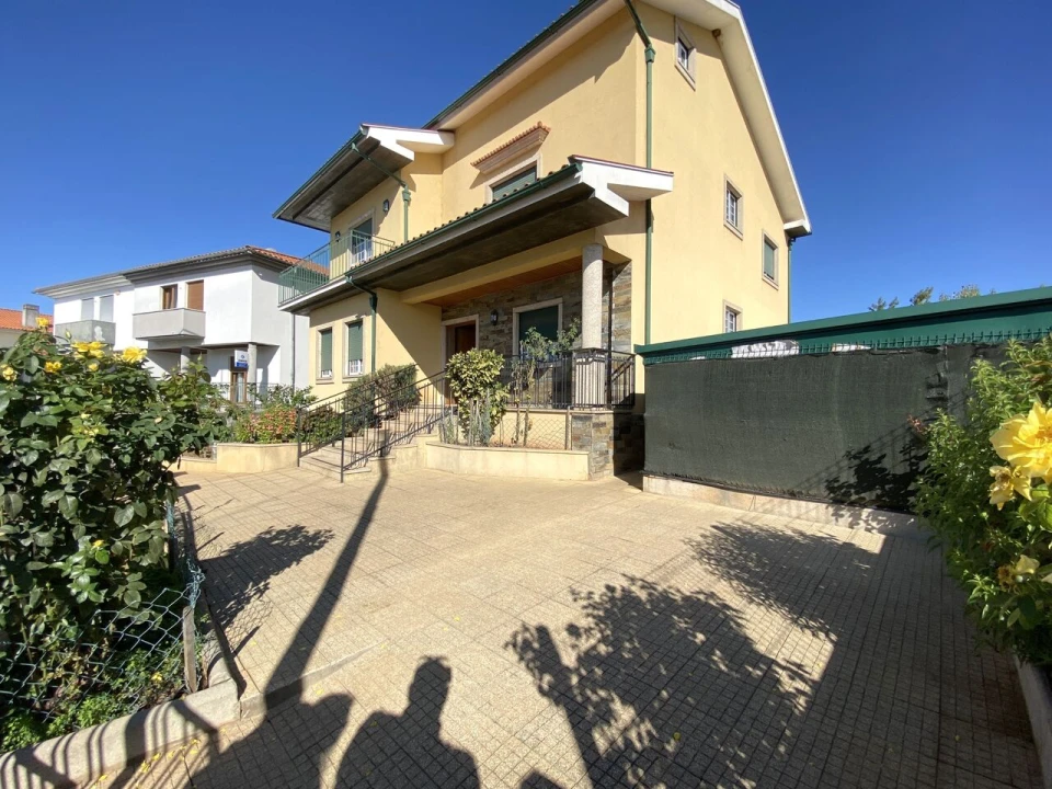 Moradia T5 para Venda em Macedo de Cavaleiros Foto 2