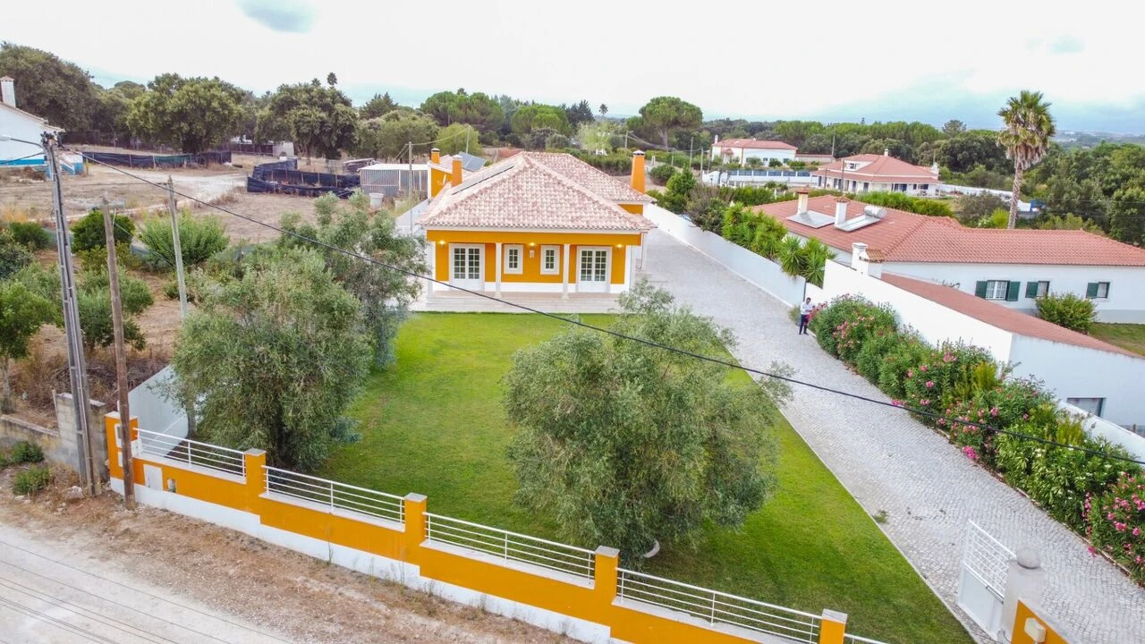 Moradia T4 para Venda em Almoster Foto 3